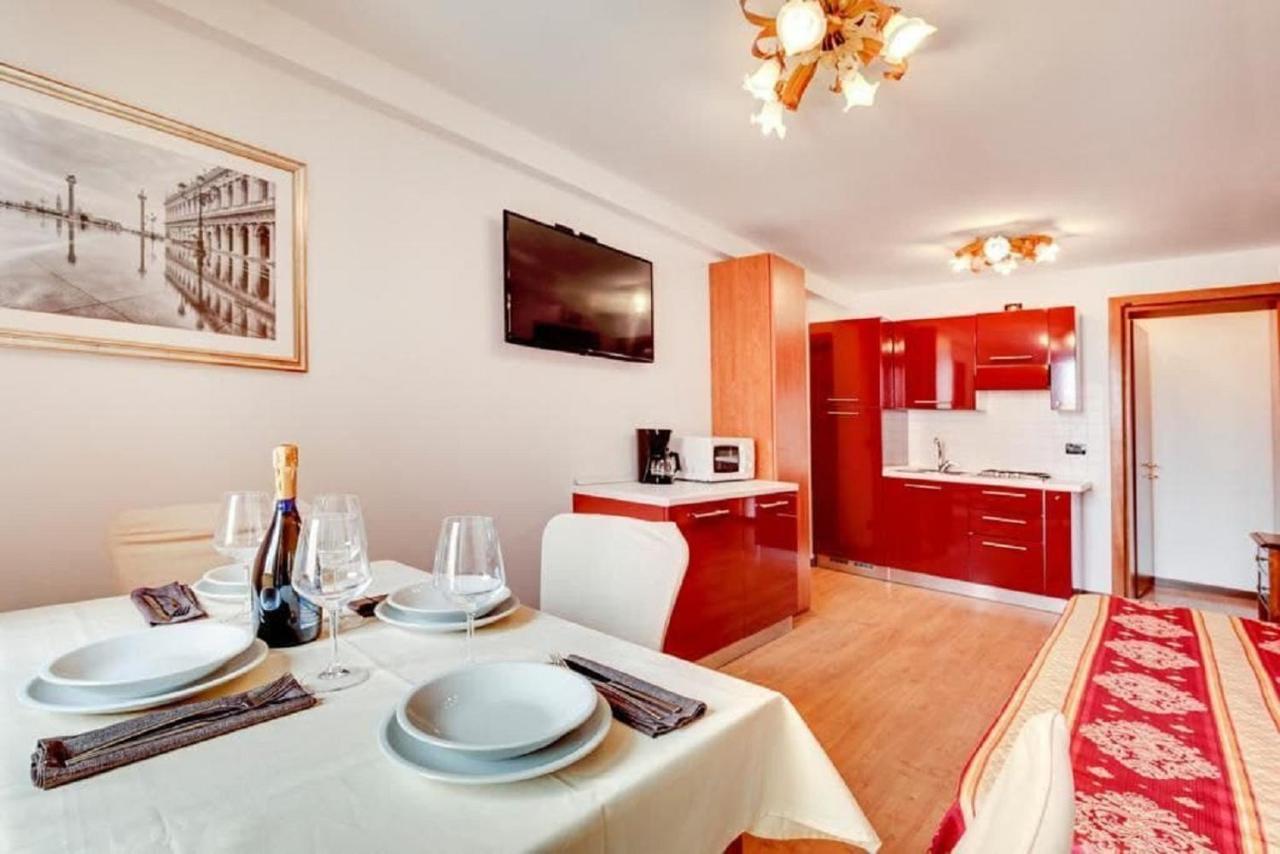 Heart Of Biennale Apartment Venice Exterior photo